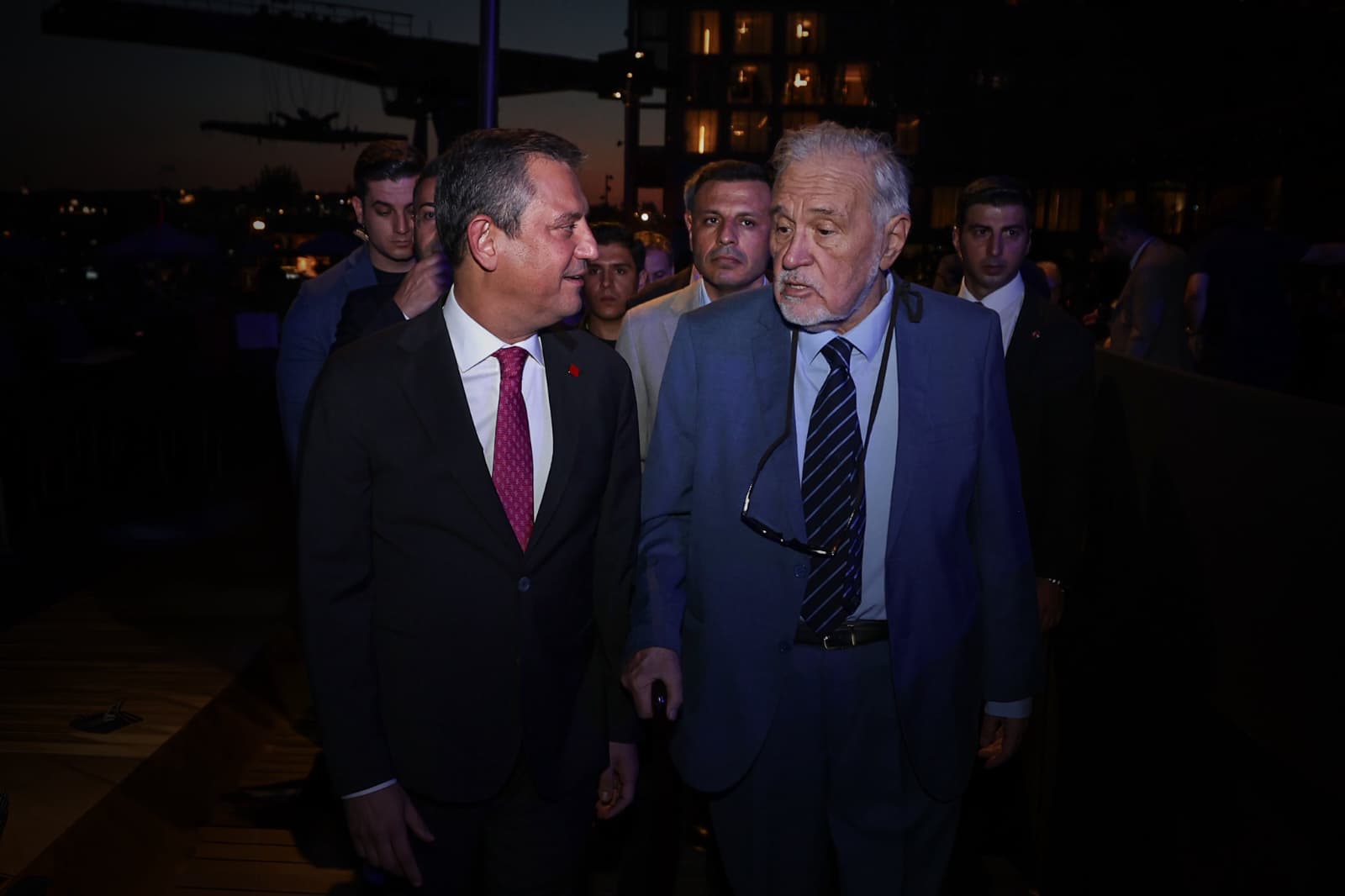 HABER/Sait TEMURCumhuriyet Halk Partisi Genel Başkanı Özgür Özel bugün hayatını