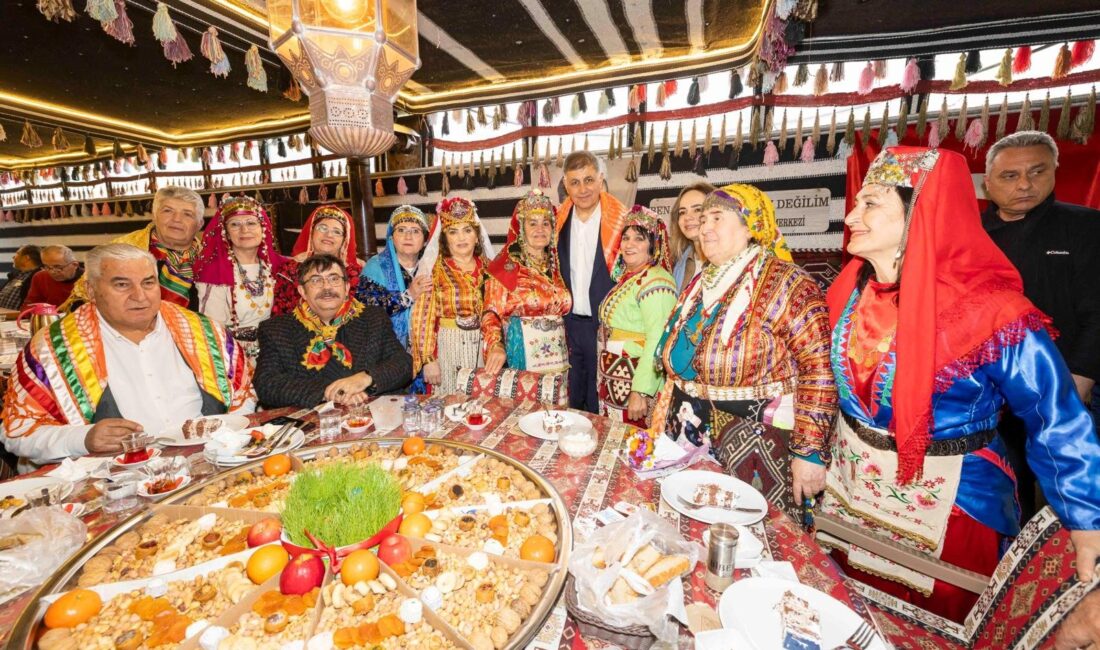 HABER/Sait TEMURİzmir Büyükşehir Belediye Başkanı Dr. Cemil Tugay ve eşi