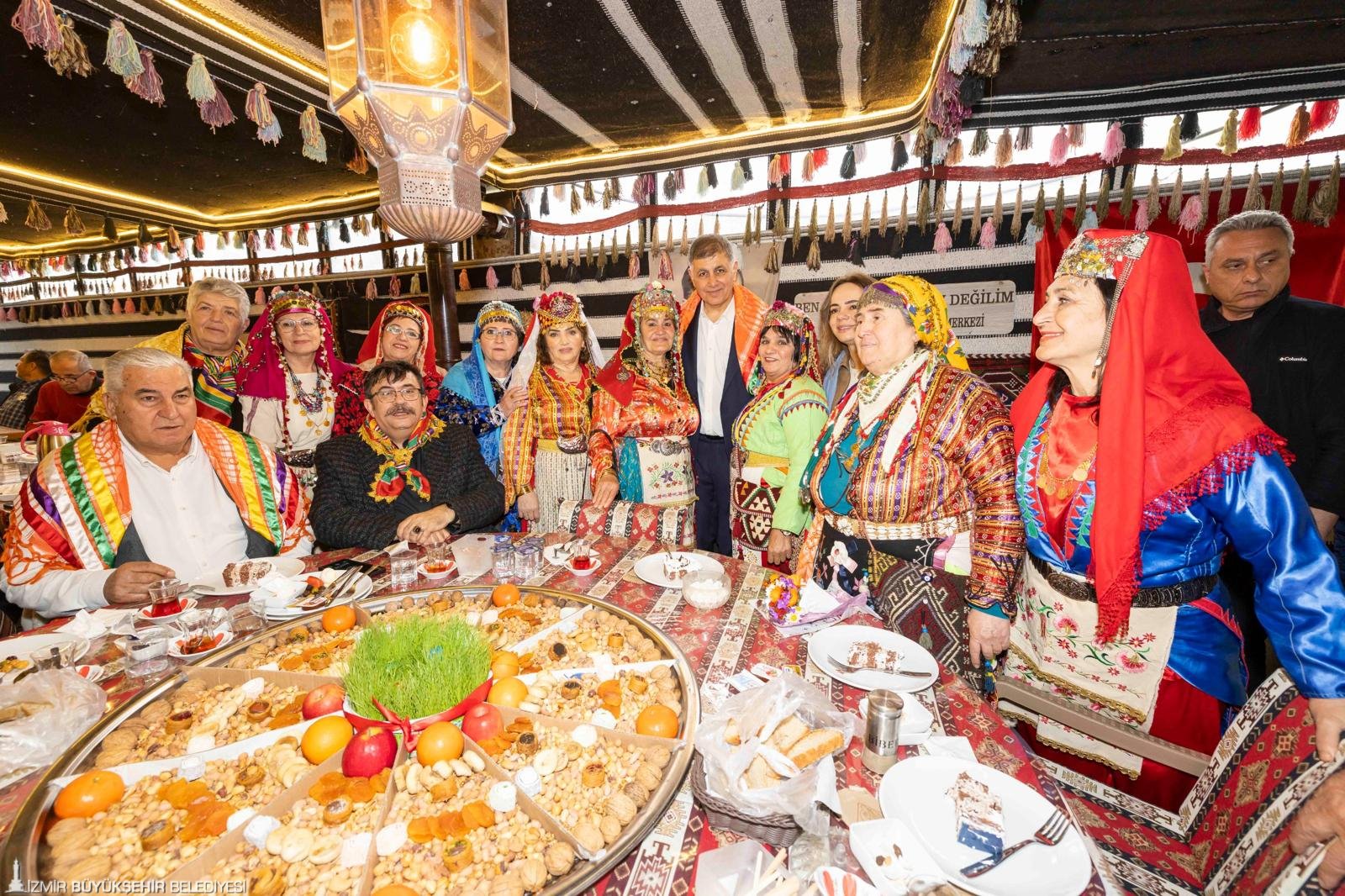 HABER/Sait TEMURİzmir Büyükşehir Belediye Başkanı Dr. Cemil Tugay ve eşi