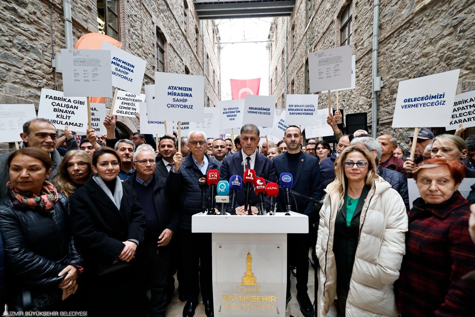 HABER/Sait TEMURVakıflar Genel Müdürlüğü’nün tahliyesi için tebligat gönderdiği İzmir Büyükşehir