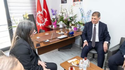 HABER/Sait TEMURİzmir Büyükşehir Belediye Başkanı Dr. Cemil Tugay, DİSK Ege
