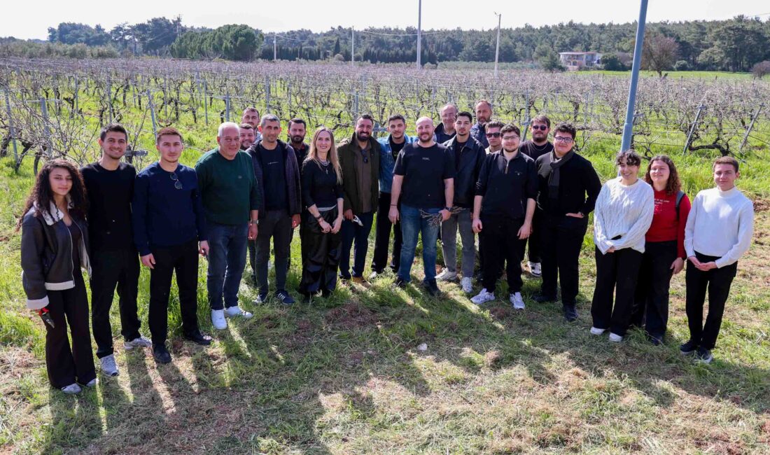 Buca Belediyesi’nin üzüm bağı açık hava okuluna dönüştü