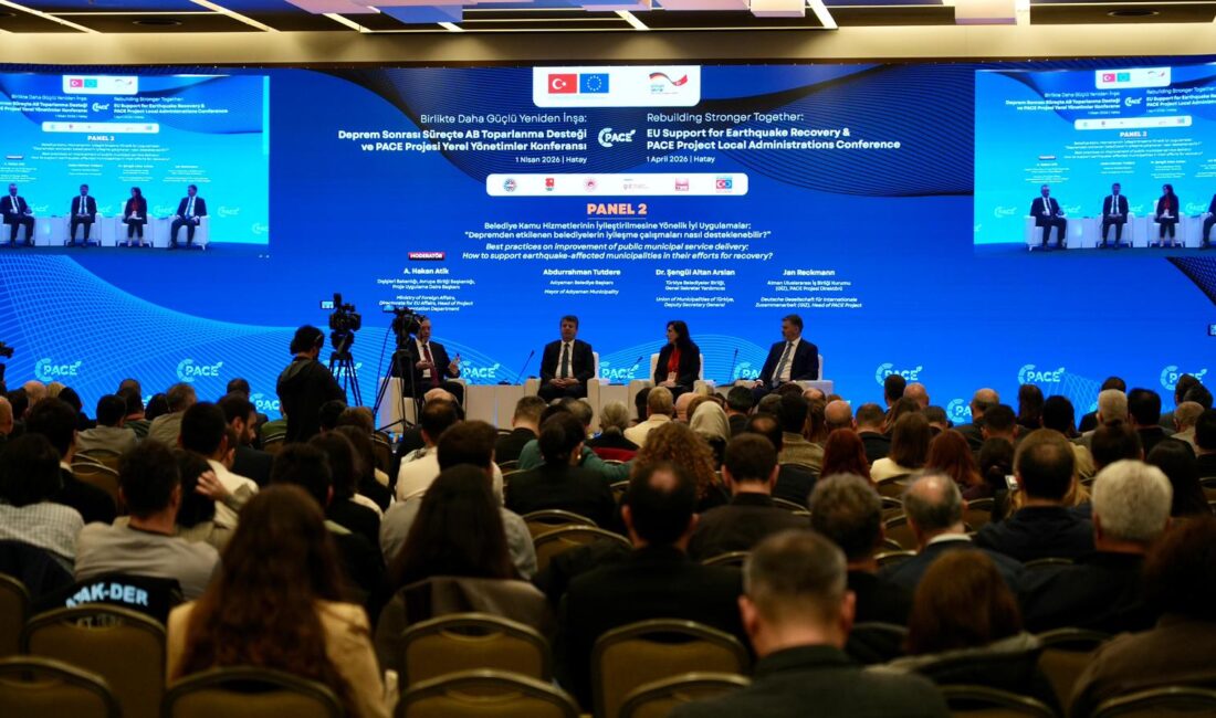 Adıyaman Belediye Başkanı Abdurrahman Tutdere, Hatay’da düzenlenen Yerel Yönetimler Konferansı’nda