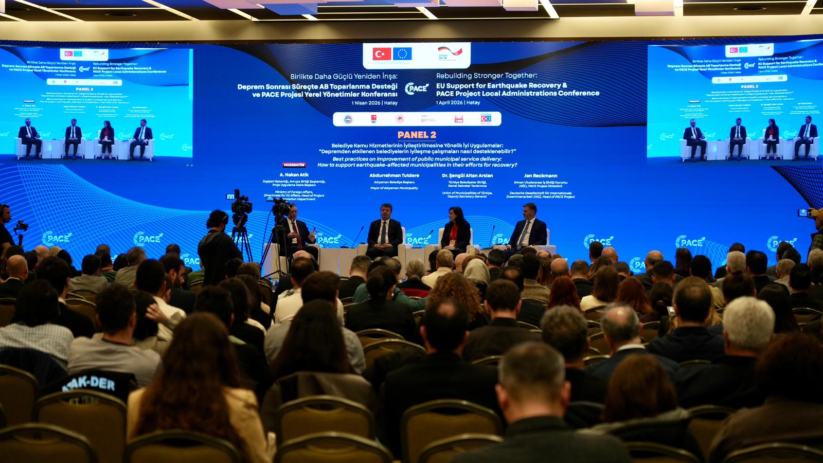 Adıyaman Belediye Başkanı Abdurrahman Tutdere, Hatay’da düzenlenen Yerel Yönetimler Konferansı’nda