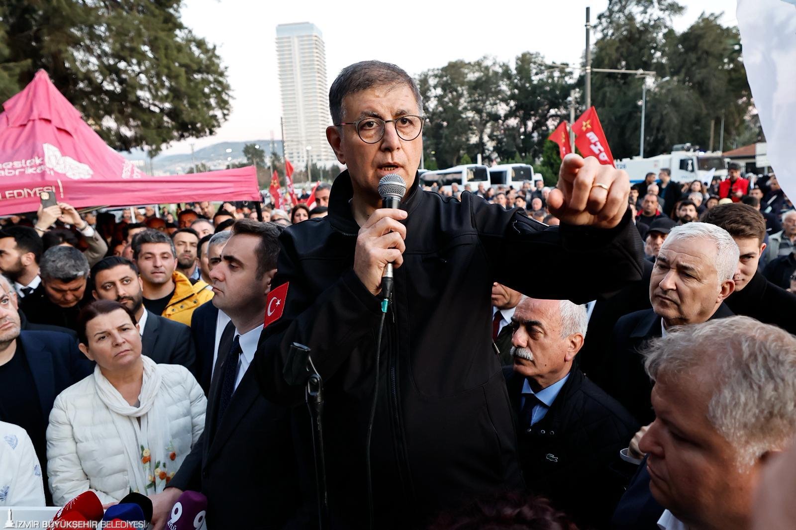 HABER/Sait TEMURİzmir Büyükşehir Belediye Başkanı Dr. Cemil Tugay, mülkiyeti belediyeye