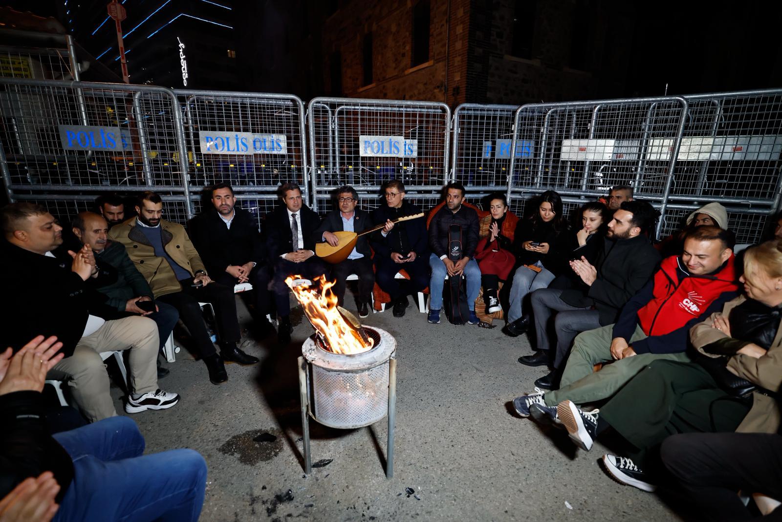 “Bugün herkesi 18.00'deki büyük mitinge davet ediyorum”
