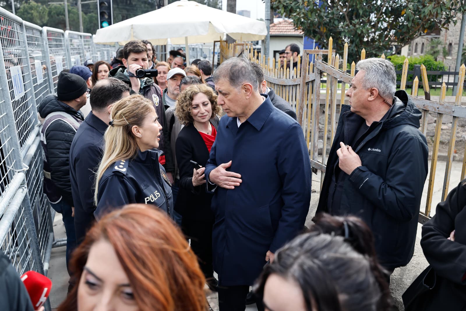 Başkan Tugay, el konulan Meslek Fabrikasında yaptığı inceleme ve tespit