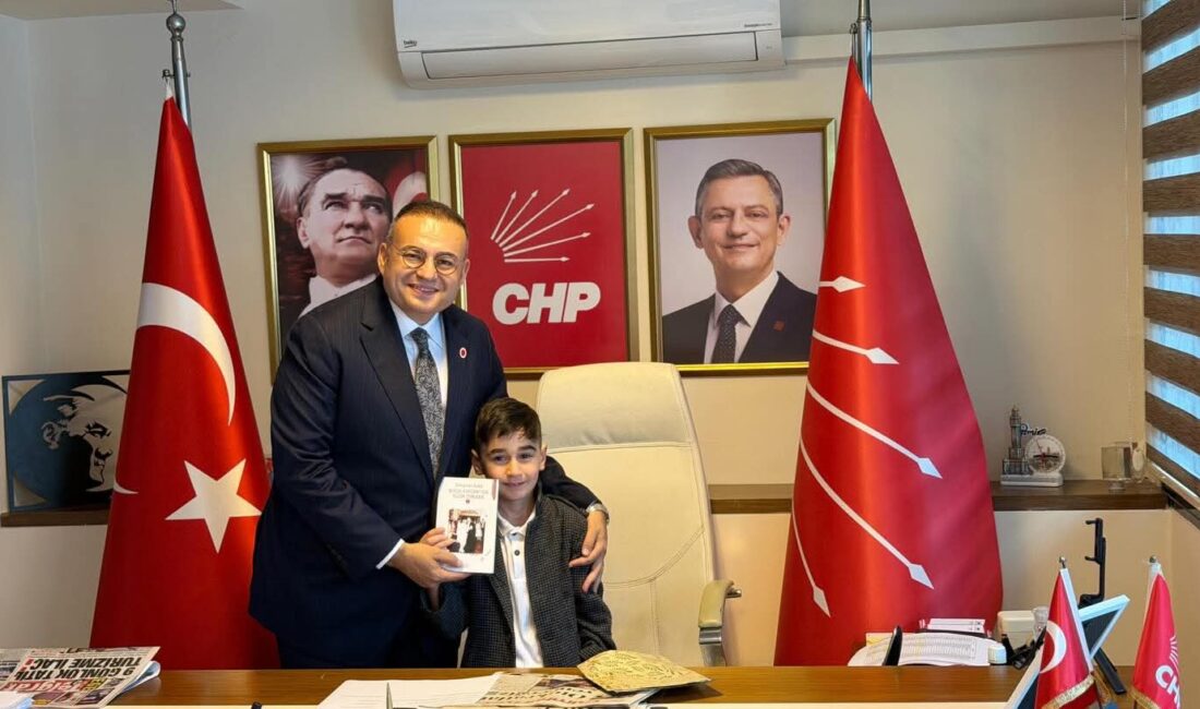 HABER/Sait TEMURCumhuriyet Halk Partisi Konak İlçe Başkanı Serkan Kalmaz koltuğunu