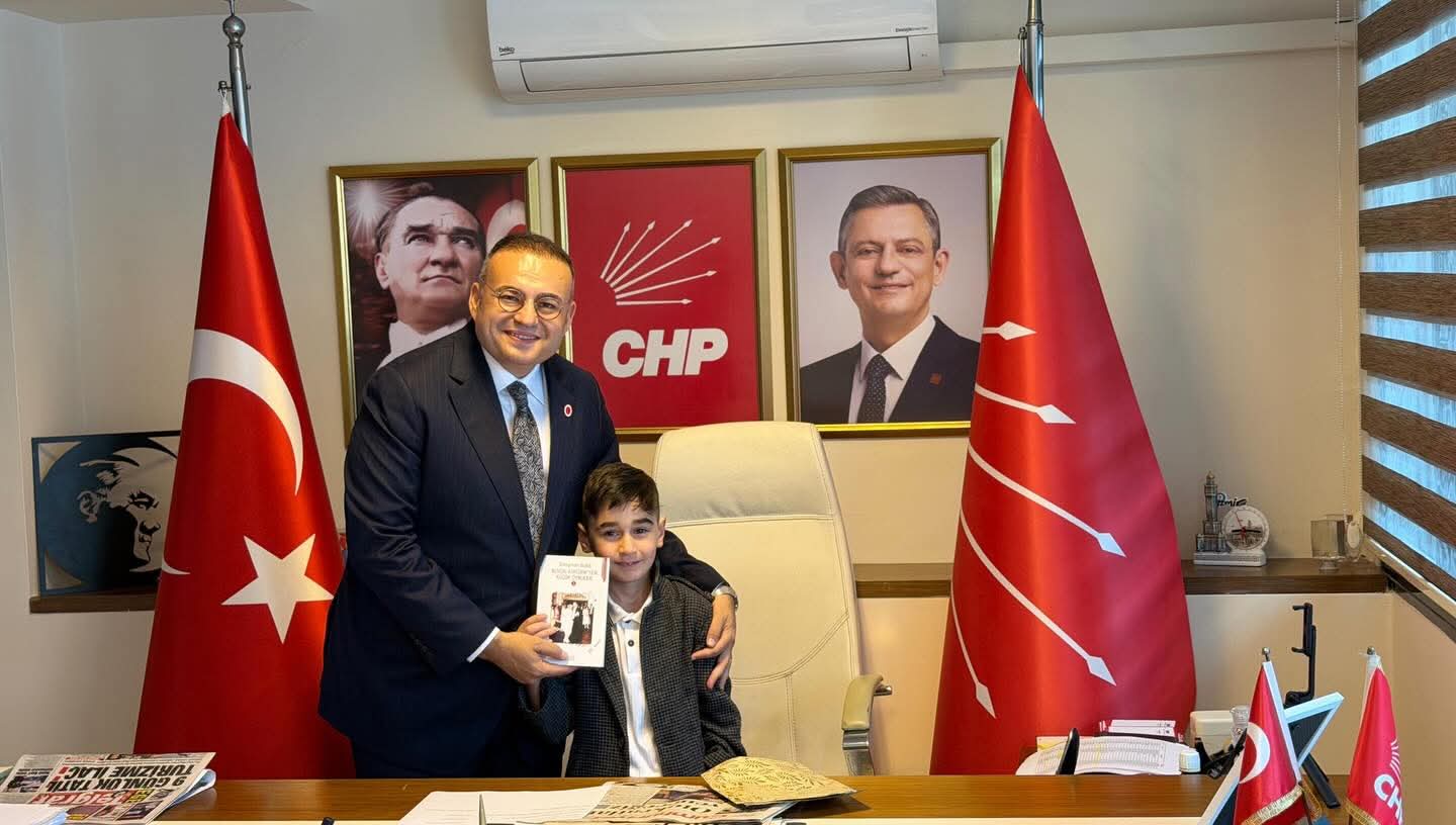 HABER/Sait TEMURCumhuriyet Halk Partisi Konak İlçe Başkanı Serkan Kalmaz koltuğunu