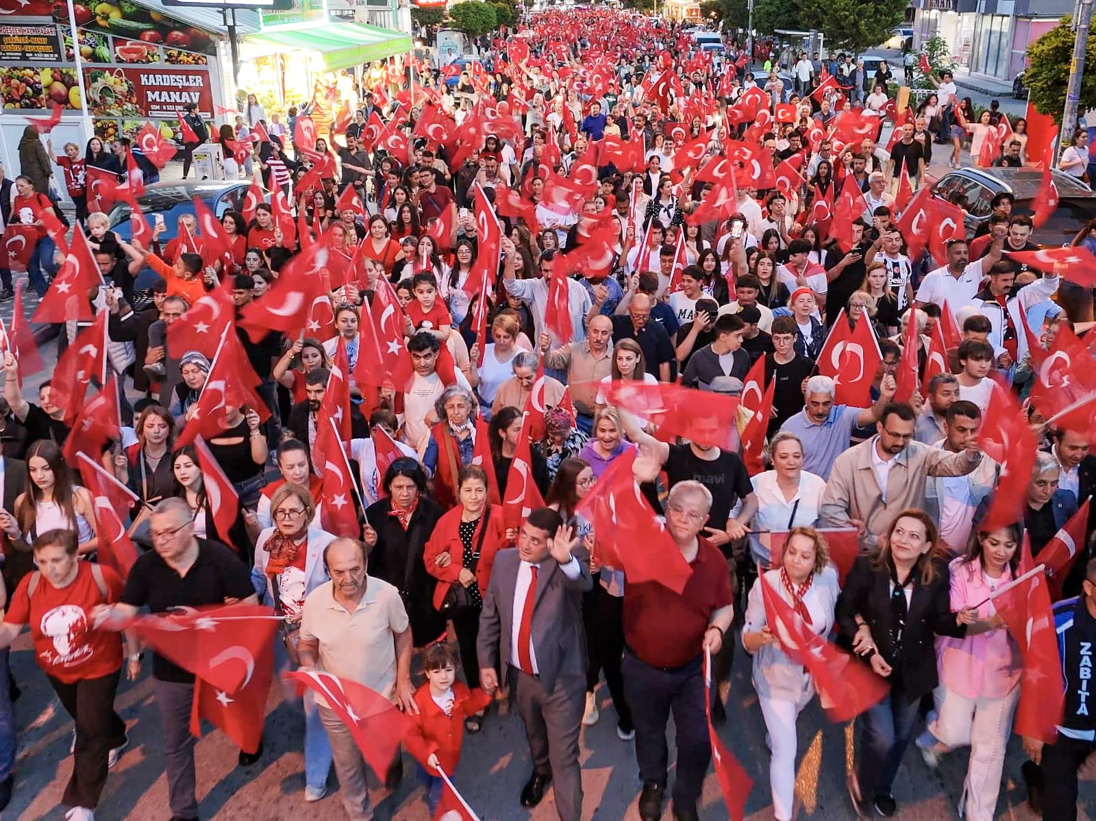 Gençlik festivali, spor turnuvaları ve dev kortej yürüyüşüyle Torbalı’da 19