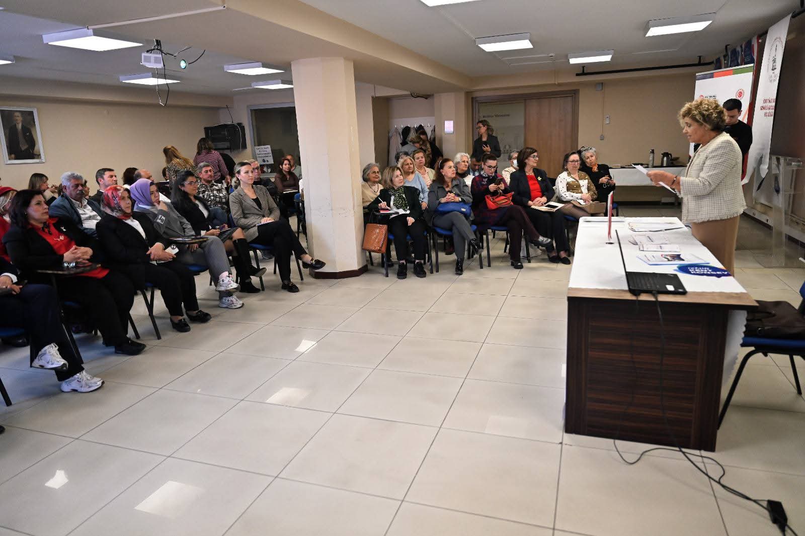 "Yılın Kahraman Annesi" ödülü Ayla Kara’ya verildi