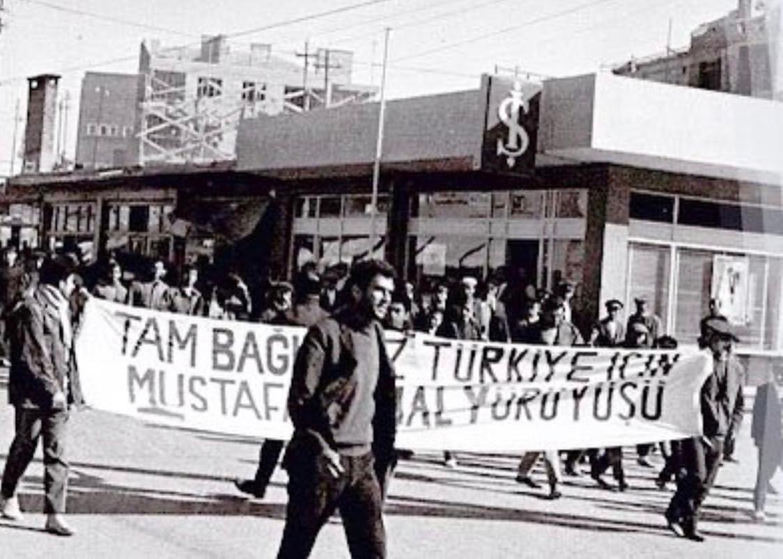 Zülal KALKANDELENCumhıriyet/6 Mayıs 2026 En uzun koşuysa elbetTürkiye’de de Devrim,O,