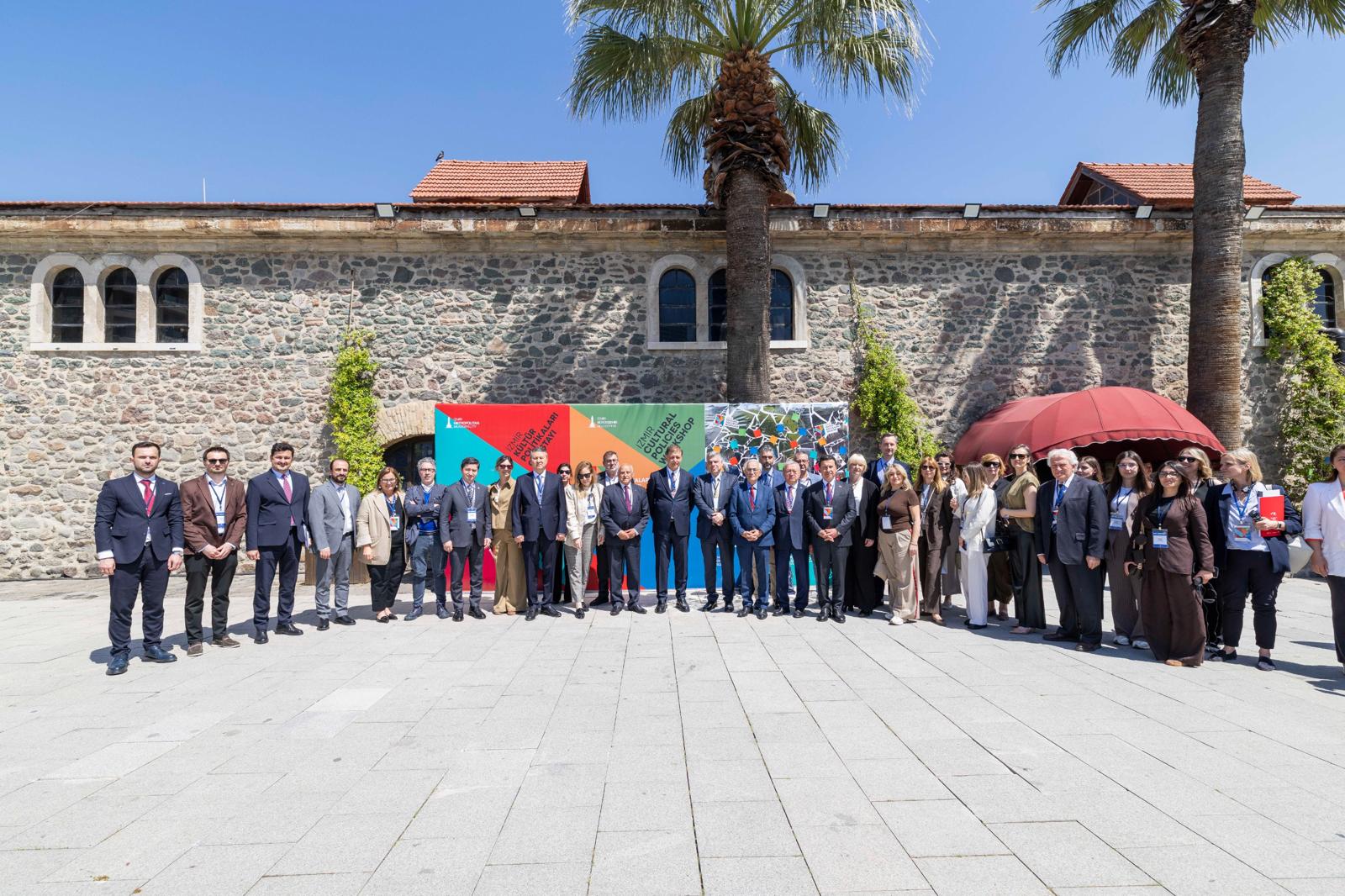 HABER/Sait TEMURİzmir Büyükşehir Belediyesi’nin düzenlediği İzmir Kültür Politikaları Çalıştayı,  ulusal
