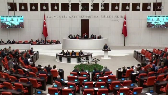 HABER/Sait TEMURCelal Fırat Meclis kürsüsünden Deniz Gezmiş ve arkadaşlarını andı.