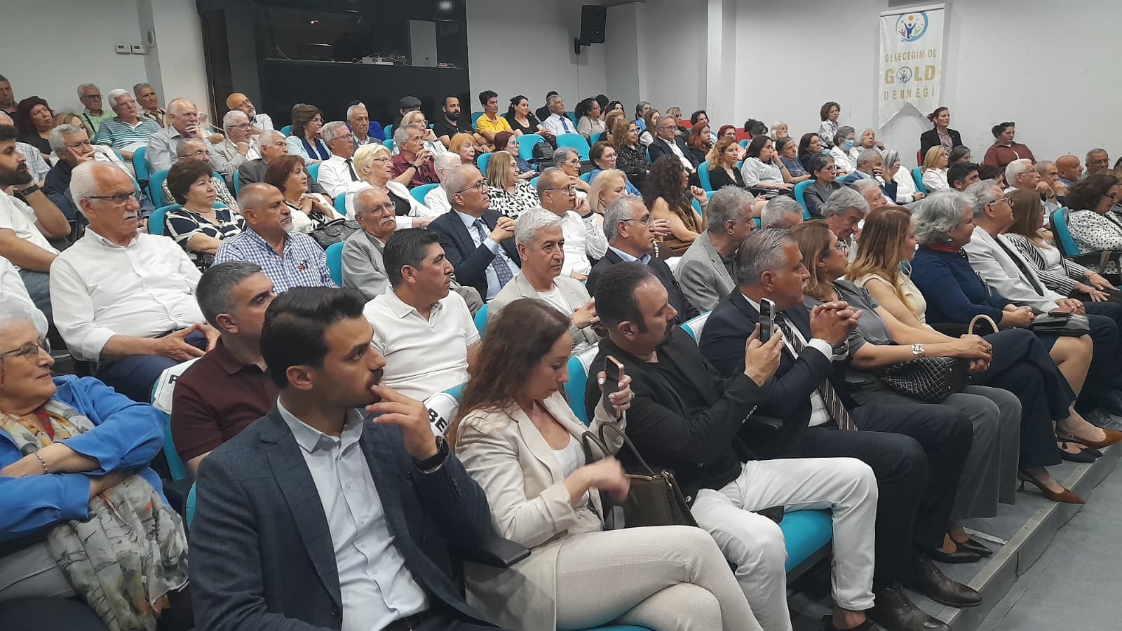 HABER/Sait TEMURİş insanı Serdar Yavaşoğlu’nun öncülüğünde İzmir Karşıyaka’da kurulan “Geleceğim
