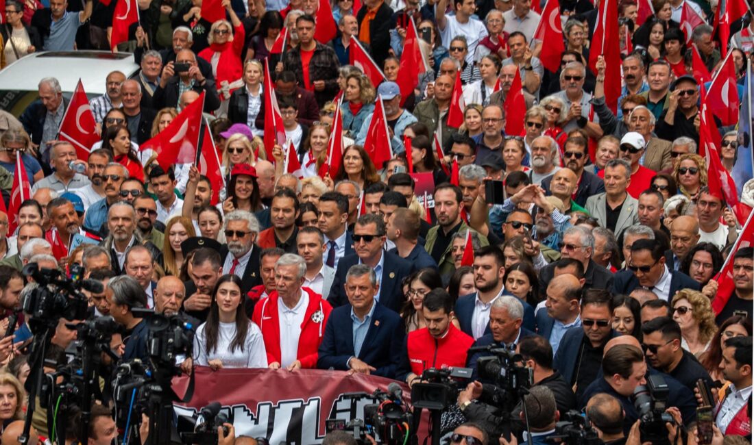 HABER/Sait TEMURCumhuriyet Halk Partisi Genel Başkanı Özgür Özel, gençlik kollarının