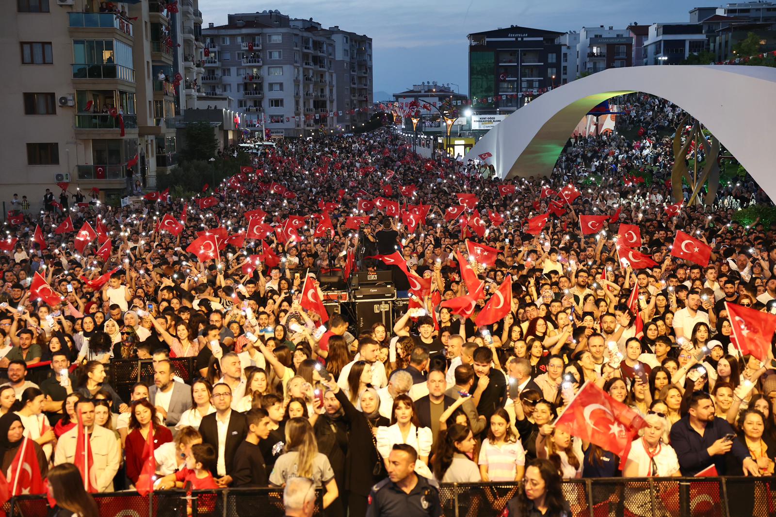 Menemen Belediyesi tarafından 23 bin metrekarelik alanda yapımı tamamlanan Kent