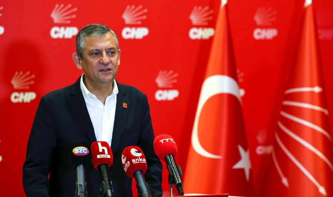 HABER/Sait TEMURCumhuriyet Halk Partisi Genel Başkanı Özgür Özel, kapalı grup