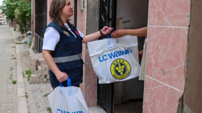 Buca’da bayram dayanışması büyüyor
