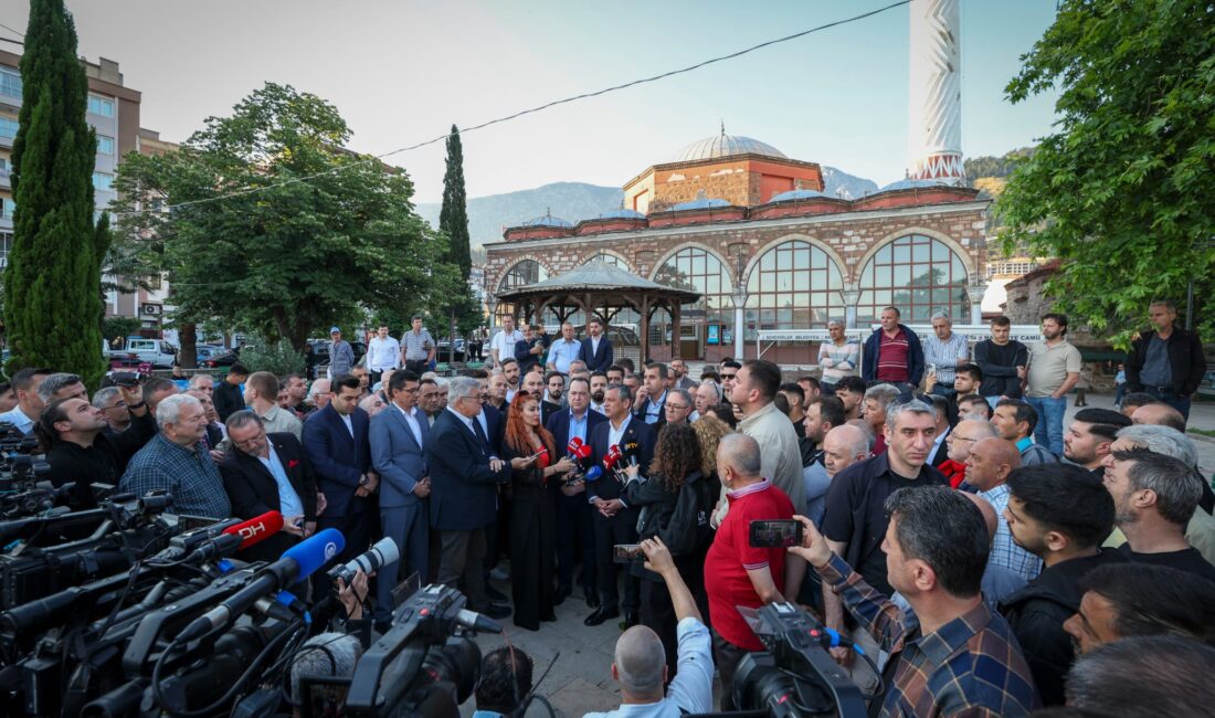 HABER/Sait TEMURCumhuriyet Halk Partisi Lideri Özgür Özel, Bayramı memleketi Manisa’da