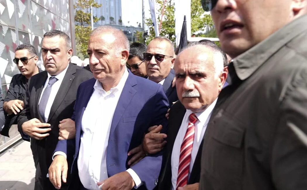 HABER/Sait TEMURCumhuriyet Halk Partisi’nin seçilmiş Genel başkanı Özgür Özel’in Kurultay