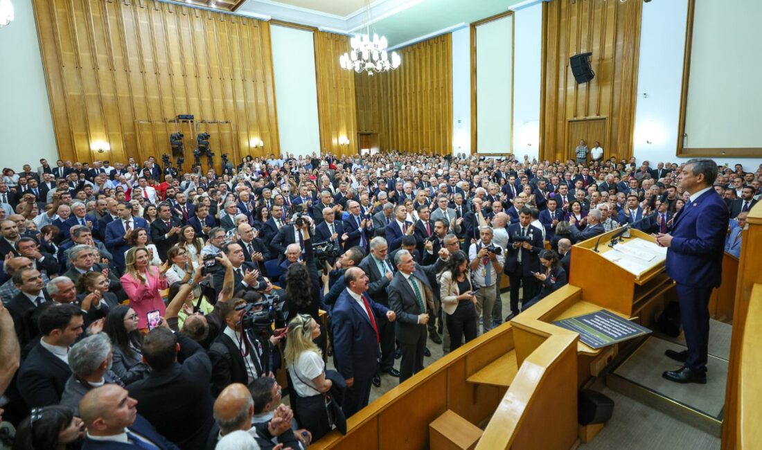 HABER/Sait TEMURCumhuriyet Halk Partisi Lideri Özgür Özel, partisinin TBMM Grup