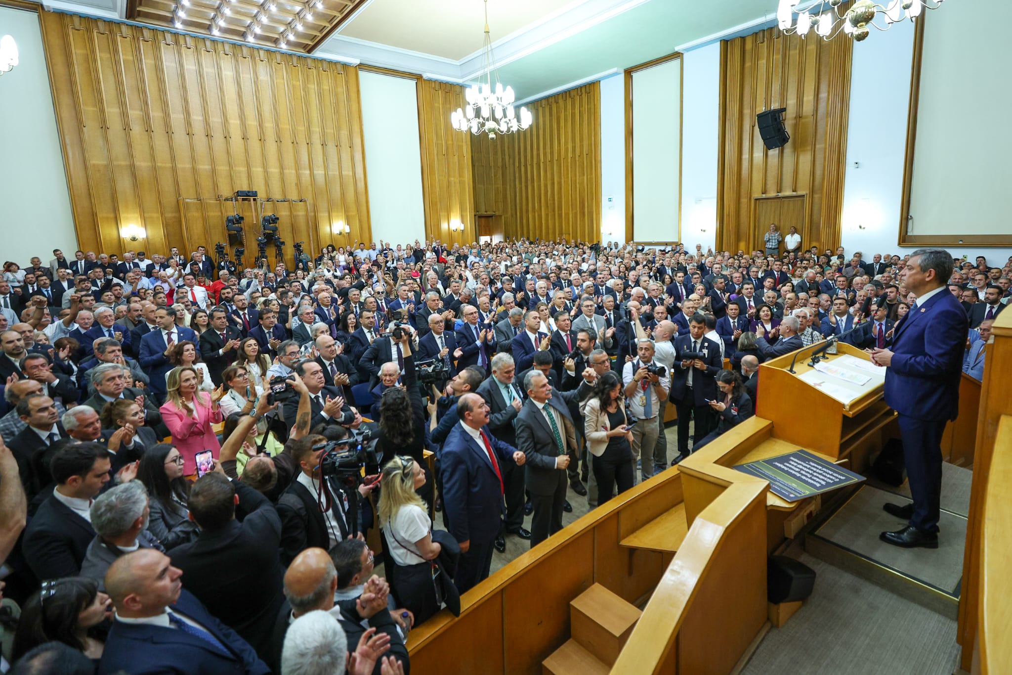 HABER/Sait TEMURCumhuriyet Halk Partisi Lideri Özgür Özel, partisinin TBMM Grup