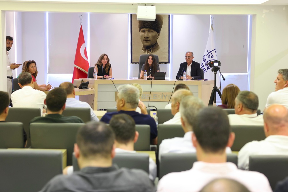 HABER/Sait TEMURİzmir’in turistik ilçesi Çeşme Belediye Meclisi yaz sezonu ile
