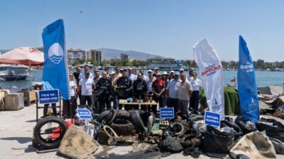 HABER/Sait TEMURİzmir’de bir kaç saatte denizden çıkarılanlar: “Araba lastiği, masa,
