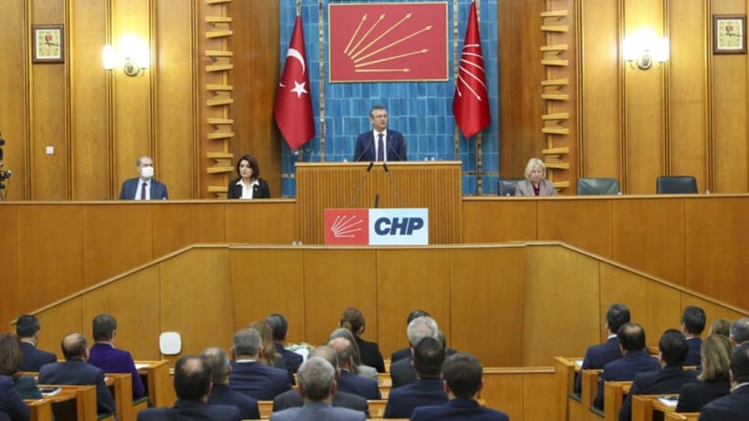 HABER/Sait TEMURAynı gün, aynı saat, aynı salonda Grup toplantısı için