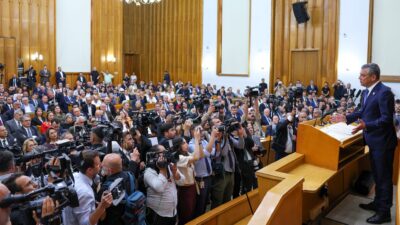 HABER/Sait TEMURCumhuriyet Halk Partisi Lideri Özgür Özel, partisinin TBMM Grup