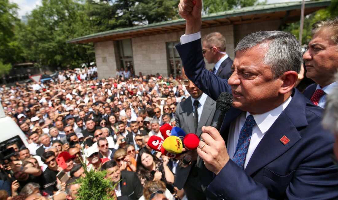 HABER/Sait TEMURCumhuriyet Halk Partisi Lideri Özgür Özel, partisinin TBMM Grup