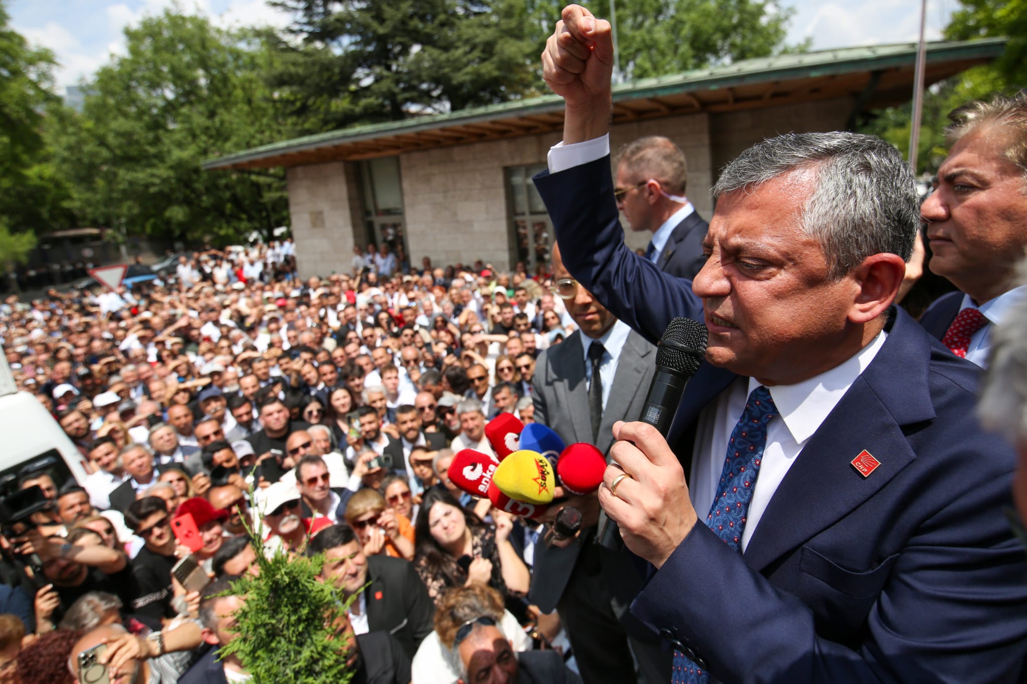 HABER/Sait TEMURCumhuriyet Halk Partisi Lideri Özgür Özel, partisinin TBMM Grup