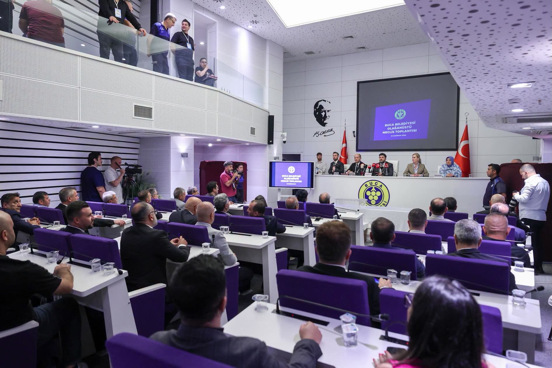 HABER/Sait TEMURBuca Belediye Başkanı Görkem Duman’ın görevden uzaklaştırılması sonrasında olağanüstü