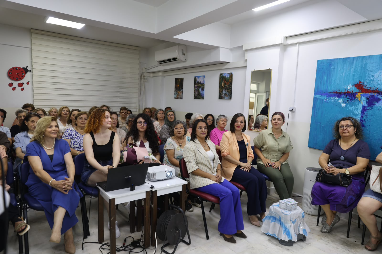 HABER/Sait TEMURKarabağlar Belediyesi tarafından 60 yaş ve üzeri vatandaşların yaşam