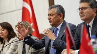 HABER/Sait TEMURCumhuriyet Halk Partisi Lideri Özgür Özel, partisinin il başkanlarıyla