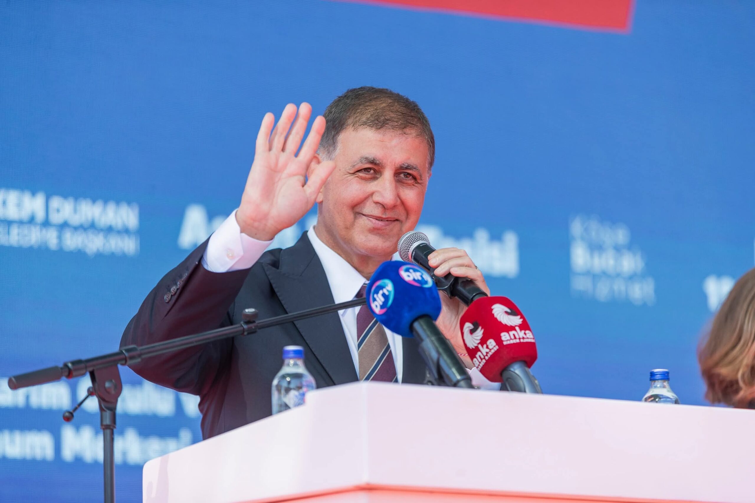 HABER/Sait TEMURİzmir Büyükşehir Belediye Başkanı Dr. Cemil Tugay ,yazı bir