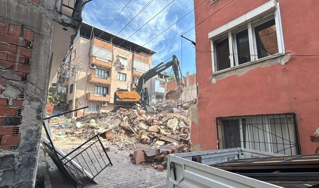 HABER MERKEZİİzmir Büyükşehir Belediyesi’nin yapımını sürdürdüğü Buca Onat Tüneli’nin etkileşim