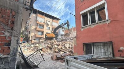 HABER MERKEZİİzmir Büyükşehir Belediyesi’nin yapımını sürdürdüğü Buca Onat Tüneli’nin etkileşim
