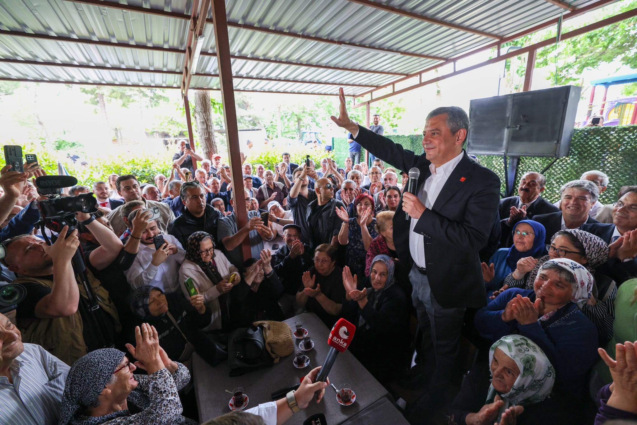 HABER/Sait TEMURCumhuriyet Halk Partisi lideri Özgür Özel, Denizli Halk Buluşması’nda