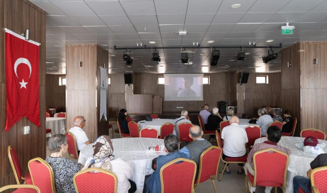 "Babam ve Oğlum Filmi gösterimi huzurevi sakinlerini duygulandırdı"
