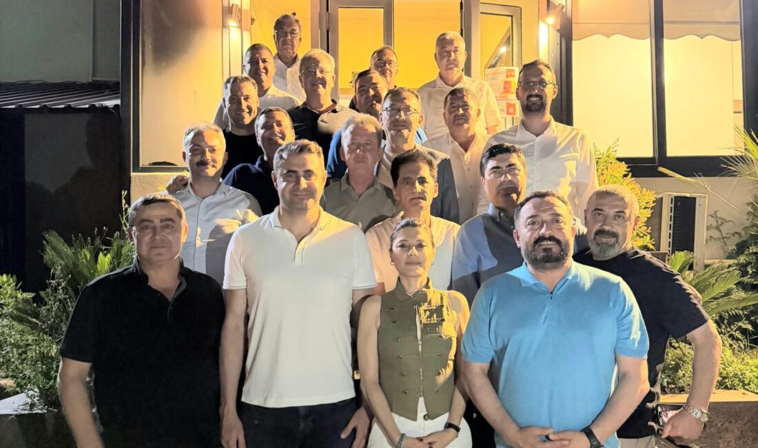 Ege Kritik/Sait TEMURMahkeme kararıyla göreve gelen Kemal Kılıçdaroğlu ve ekibinin