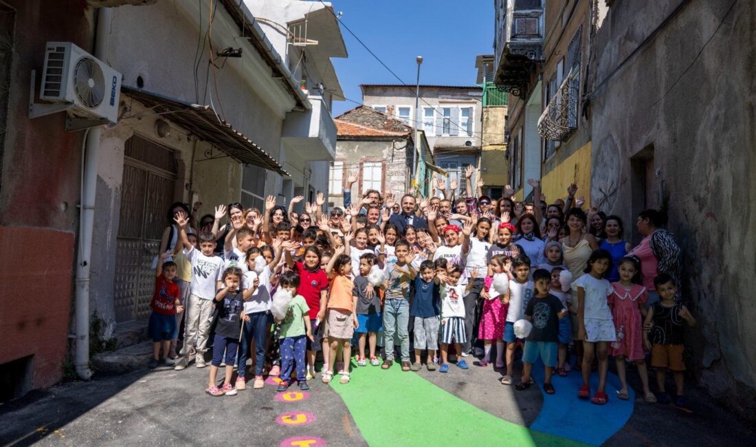 İzmir Büyükşehir Belediyesi, UNICEF Türkiye ve Ege Sağlık Vakfı iş