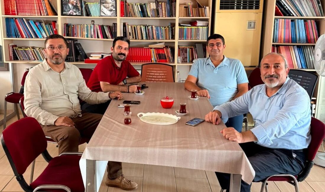 Ege Kritik/Sait TEMURCumhuriyet Halk Partisi’nde her saat, her dakika yeni