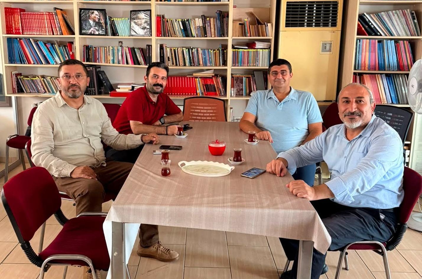Ege Kritik/Sait TEMURCumhuriyet Halk Partisi’nde her saat, her dakika yeni