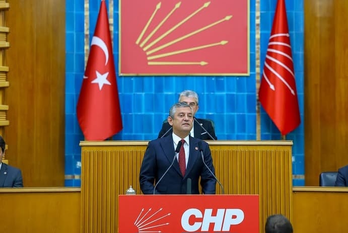 Ege Kritik/Sait TEMURCumhuriyet Halk Partisi lideri Özgür Özel, partisinin TBMM