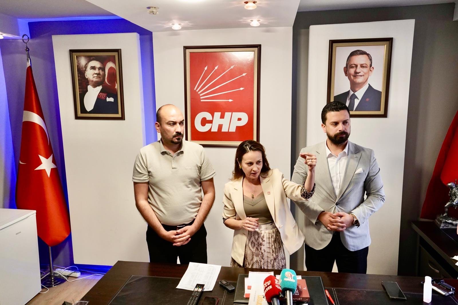 Ege Kritik/Sait TEMURMahkeme kararıyla göreve gelen CHP Genel merkez yönetimi