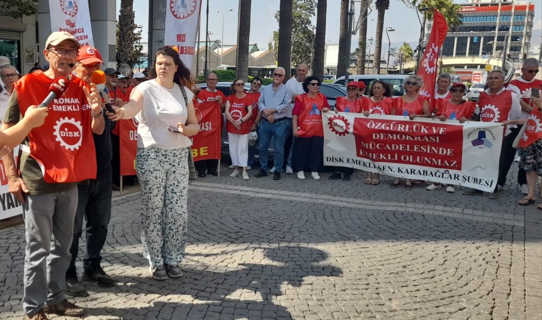Ege Kritik/Sait TEMUREmekliler Konak meydanından bir kez daha haykırdı: “Savaşa,
