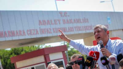 Ege Kritik/Sait TEMURCumhuriyet Halk Partisi lideri Özgür Özel, Cumhurbaşkanı adayı