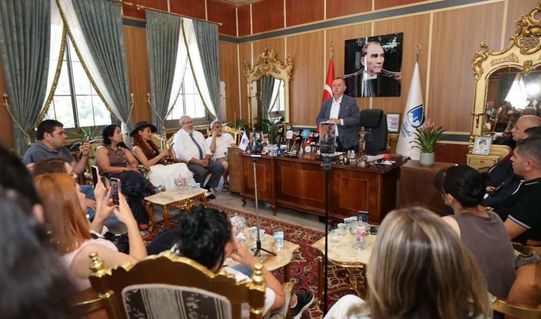 Ege Kritik/Sait TEMURYunusemre Belediye Başkanı Semih Balaban, “Geleneksel” aylık basın